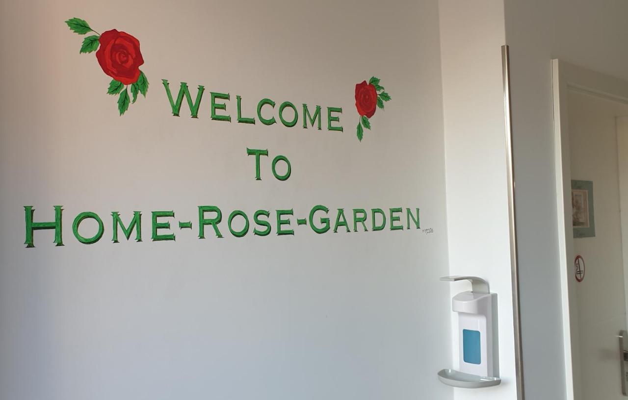 Home-Rose-Garden-Gaestehaus Kontaktloser Zugang Düsseldorf Dış mekan fotoğraf