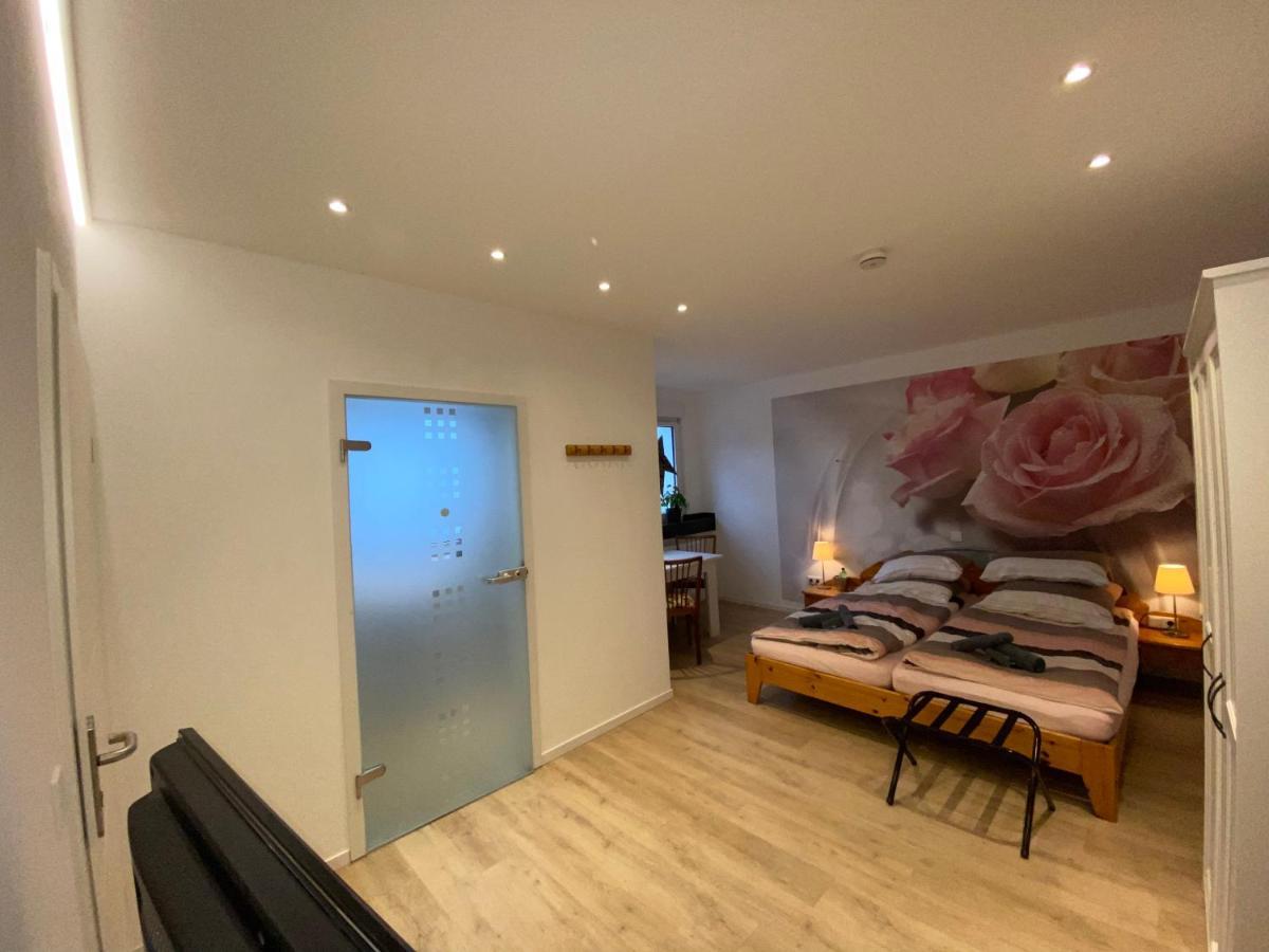 Home-Rose-Garden-Gaestehaus Kontaktloser Zugang Düsseldorf Dış mekan fotoğraf