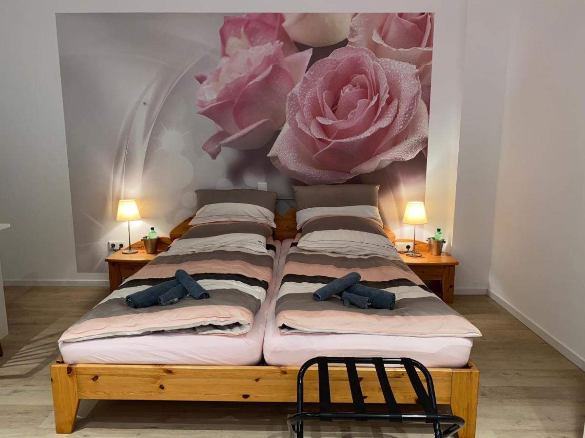 Home-Rose-Garden-Gaestehaus Kontaktloser Zugang Düsseldorf Dış mekan fotoğraf